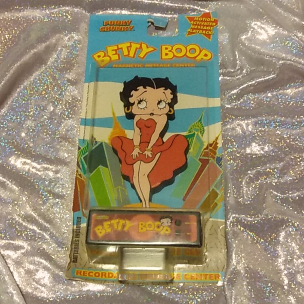 NIB Betty Boop Magnetic Message Center - Picture 2 of 6